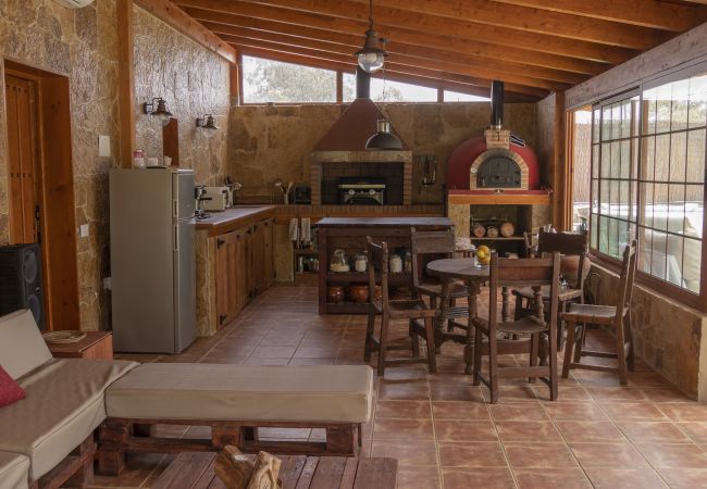 Casa en Santa María de Guía - 6BR Fire House Sanctuary-Terrace & Barbacue Casa en Santa María de Guía - 6BR Fire House Sanctuary-Terrace & Barbacue