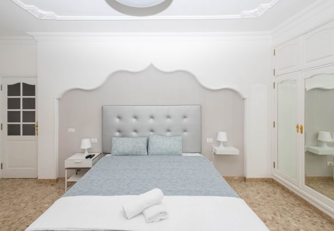 Casa en Arucas - 4BR Chalet El Romero-Private Pool, BBQ & Chill Casa en Arucas - 4BR Chalet El Romero-Private Pool, BBQ & Chill