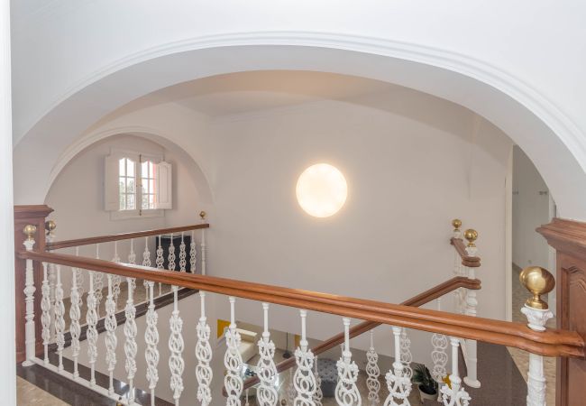 Casa en Arucas - 4BR Chalet El Romero-Private Pool, BBQ & Chill Casa en Arucas - 4BR Chalet El Romero-Private Pool, BBQ & Chill