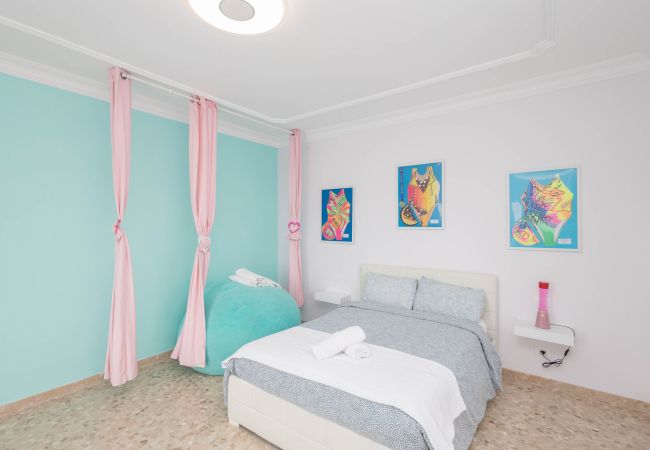 Casa en Arucas - 4BR Chalet El Romero-Private Pool, BBQ & Chill Casa en Arucas - 4BR Chalet El Romero-Private Pool, BBQ & Chill