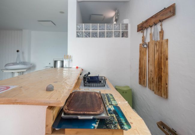 Casa en Arucas - 4BR Chalet El Romero-Private Pool, BBQ & Chill Casa en Arucas - 4BR Chalet El Romero-Private Pool, BBQ & Chill