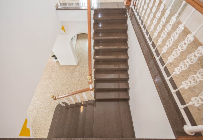 Casa en Arucas - 4BR Chalet El Romero-Private Pool, BBQ & Chill Casa en Arucas - 4BR Chalet El Romero-Private Pool, BBQ & Chill