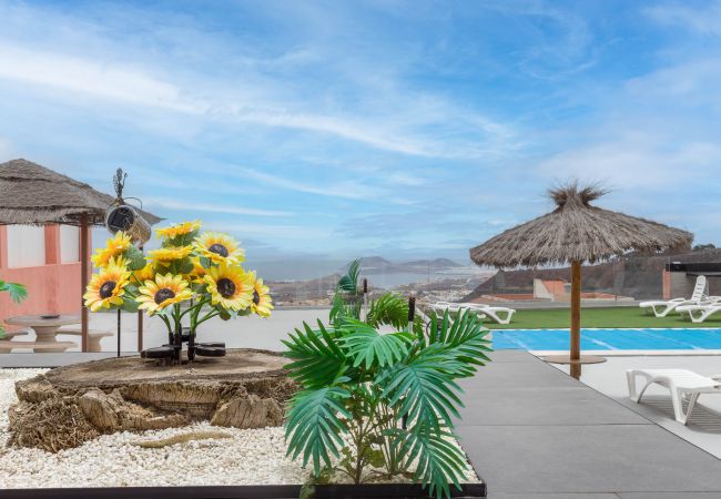 Casa en Arucas - 4BR Chalet El Romero-Private Pool, BBQ & Chill Casa en Arucas - 4BR Chalet El Romero-Private Pool, BBQ & Chill