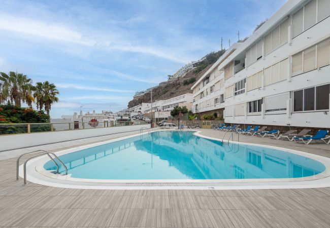 Apartamento en Puerto Rico - Sun Port Ocean Views - Renovated & Pool 305