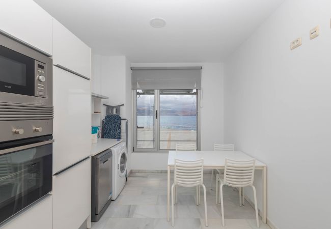 Apartamento en Las Palmas de Gran Canaria - Bright 2BR Flat – Beachfront Las Canteras 2 Apartamento en Las Palmas de Gran Canaria - Bright 2BR Flat – Beachfront Las Canteras 2