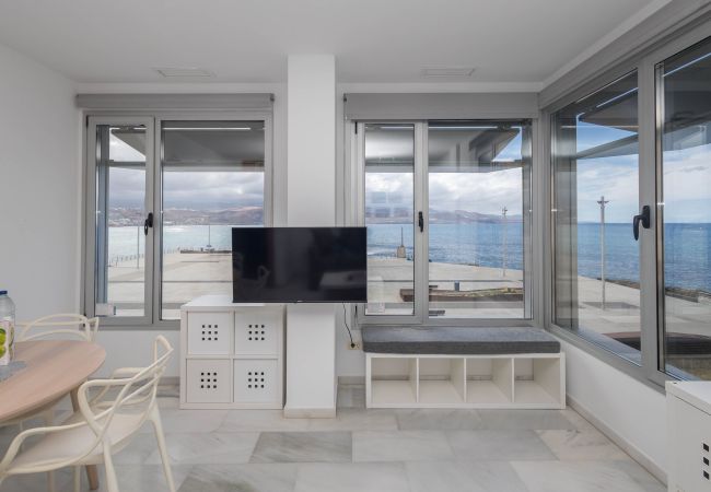 Apartamento en Las Palmas de Gran Canaria - Bright 2BR Flat – Beachfront Las Canteras 2 Apartamento en Las Palmas de Gran Canaria - Bright 2BR Flat – Beachfront Las Canteras 2