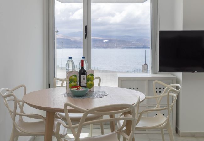 Apartamento en Las Palmas de Gran Canaria - Bright 2BR Flat – Beachfront Las Canteras 2 Apartamento en Las Palmas de Gran Canaria - Bright 2BR Flat – Beachfront Las Canteras 2
