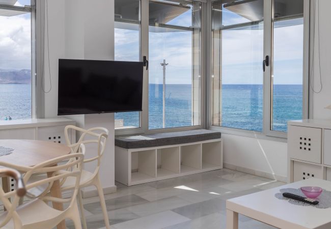 Apartamento en Las Palmas de Gran Canaria - Bright 2BR Flat – Beachfront Las Canteras 2 Apartamento en Las Palmas de Gran Canaria - Bright 2BR Flat – Beachfront Las Canteras 2