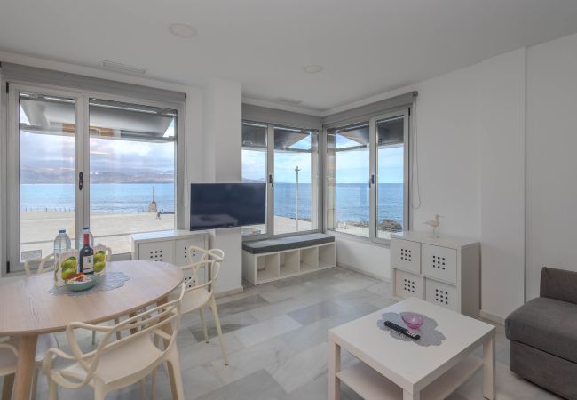 Apartamento en Las Palmas de Gran Canaria - Bright 2BR Flat – Beachfront Las Canteras 3