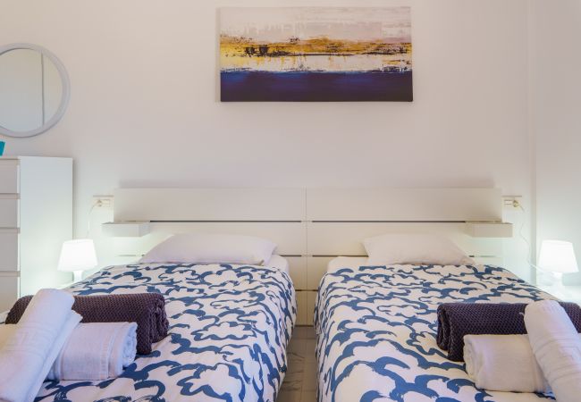 Apartamento en Arona - Suntower Arona - Amazing SeaViews, Pools & Beach Apartamento en Arona - Suntower Arona - Amazing SeaViews, Pools & Beach