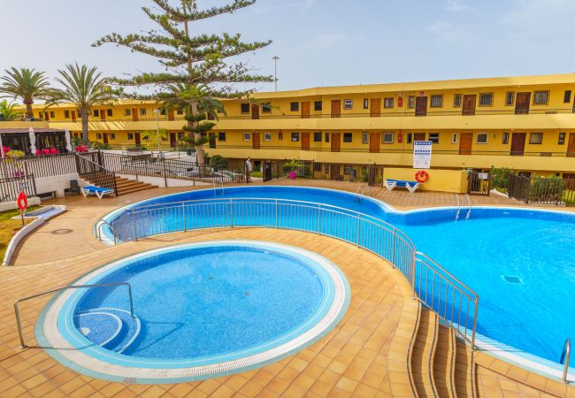 Apartamento en Arona - Suntower Arona - Amazing SeaViews, Pools & Beach