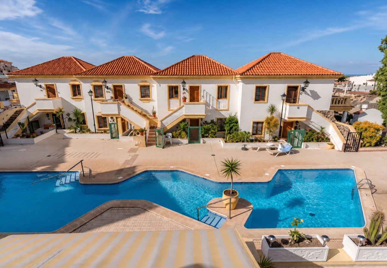 Casa en Costa Adeje - Cozy Home in Costa Adeje - Pool & Private Terrace