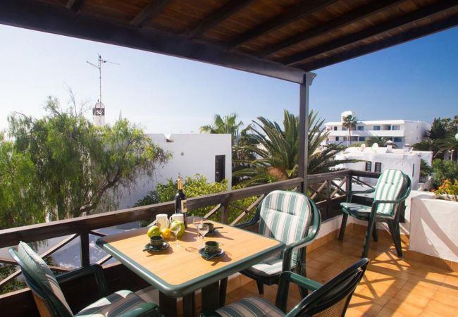 Villa in Puerto del Carmen - 2BR Villa Solarium Terrace + 2 min Walk to Beach Villa in Puerto del Carmen - 2BR Villa Solarium Terrace + 2 min Walk to Beach