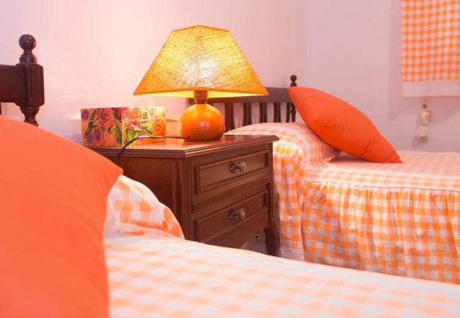 Villa in Puerto del Carmen - 2BR Villa Solarium Terrace + 2 min Walk to Beach Villa in Puerto del Carmen - 2BR Villa Solarium Terrace + 2 min Walk to Beach