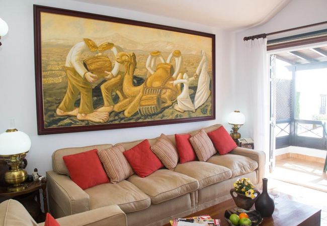 Villa in Puerto del Carmen - 2BR Villa Solarium Terrace + 2 min Walk to Beach Villa in Puerto del Carmen - 2BR Villa Solarium Terrace + 2 min Walk to Beach