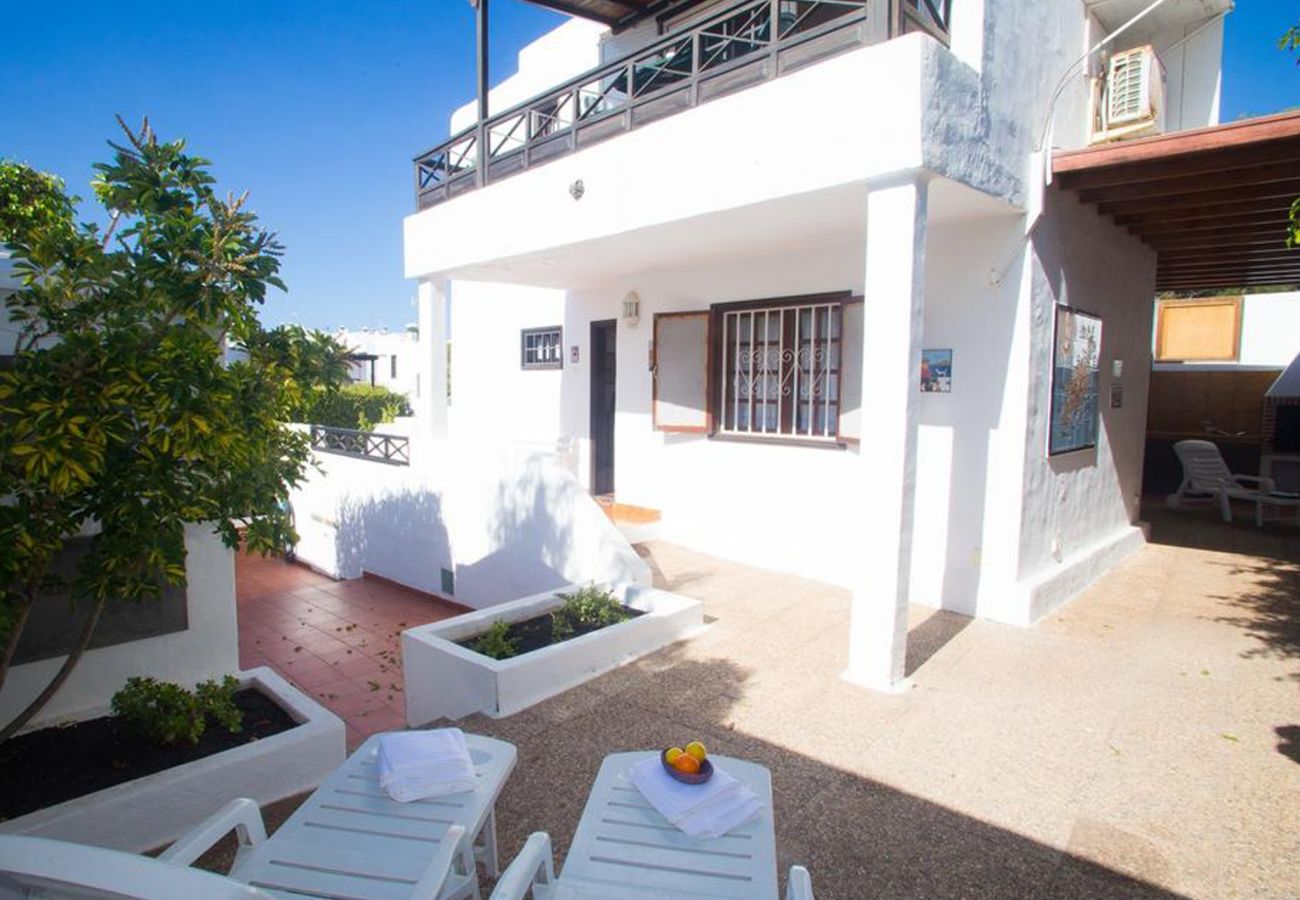 Villa in Puerto del Carmen - 2BR Villa Solarium Terrace + 2 min Walk to Beach Villa in Puerto del Carmen - 2BR Villa Solarium Terrace + 2 min Walk to Beach