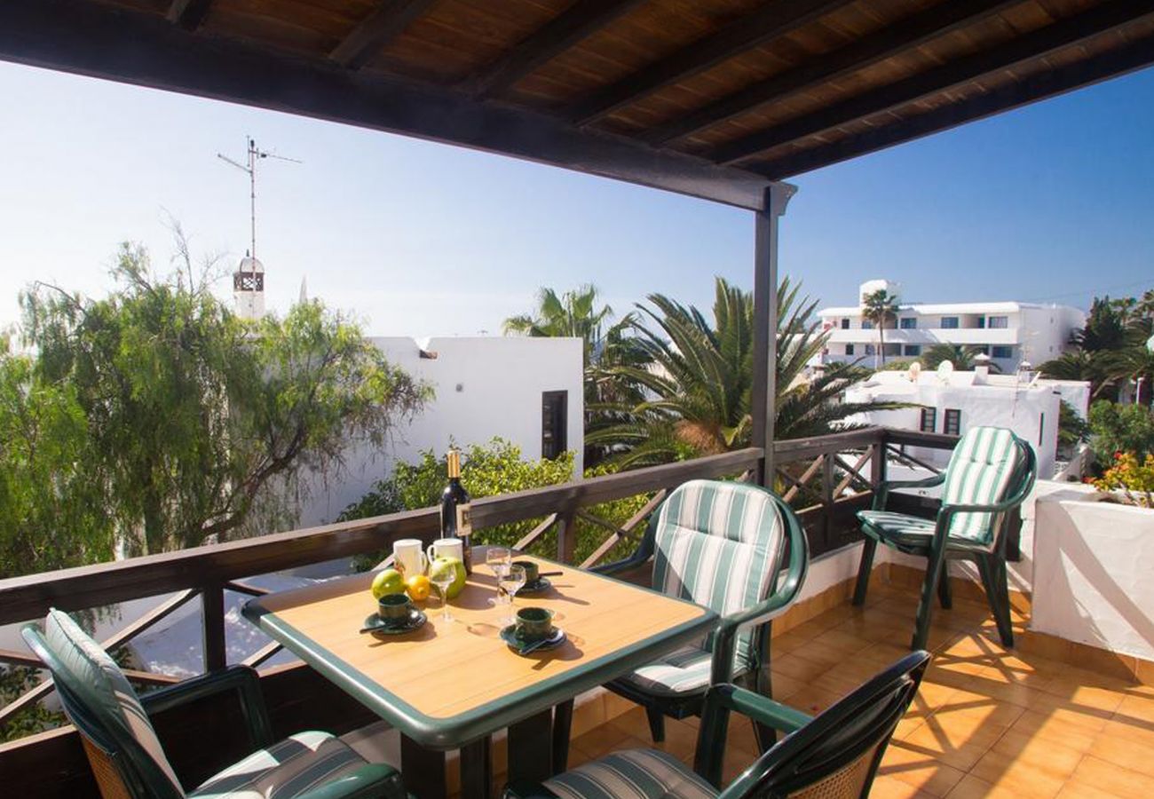 Villa in Puerto del Carmen - 2BR Villa Solarium Terrace + 2 min Walk to Beach Villa in Puerto del Carmen - 2BR Villa Solarium Terrace + 2 min Walk to Beach