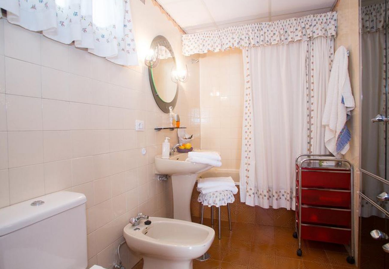 Villa in Puerto del Carmen - 2BR Villa Solarium Terrace + 2 min Walk to Beach Villa in Puerto del Carmen - 2BR Villa Solarium Terrace + 2 min Walk to Beach