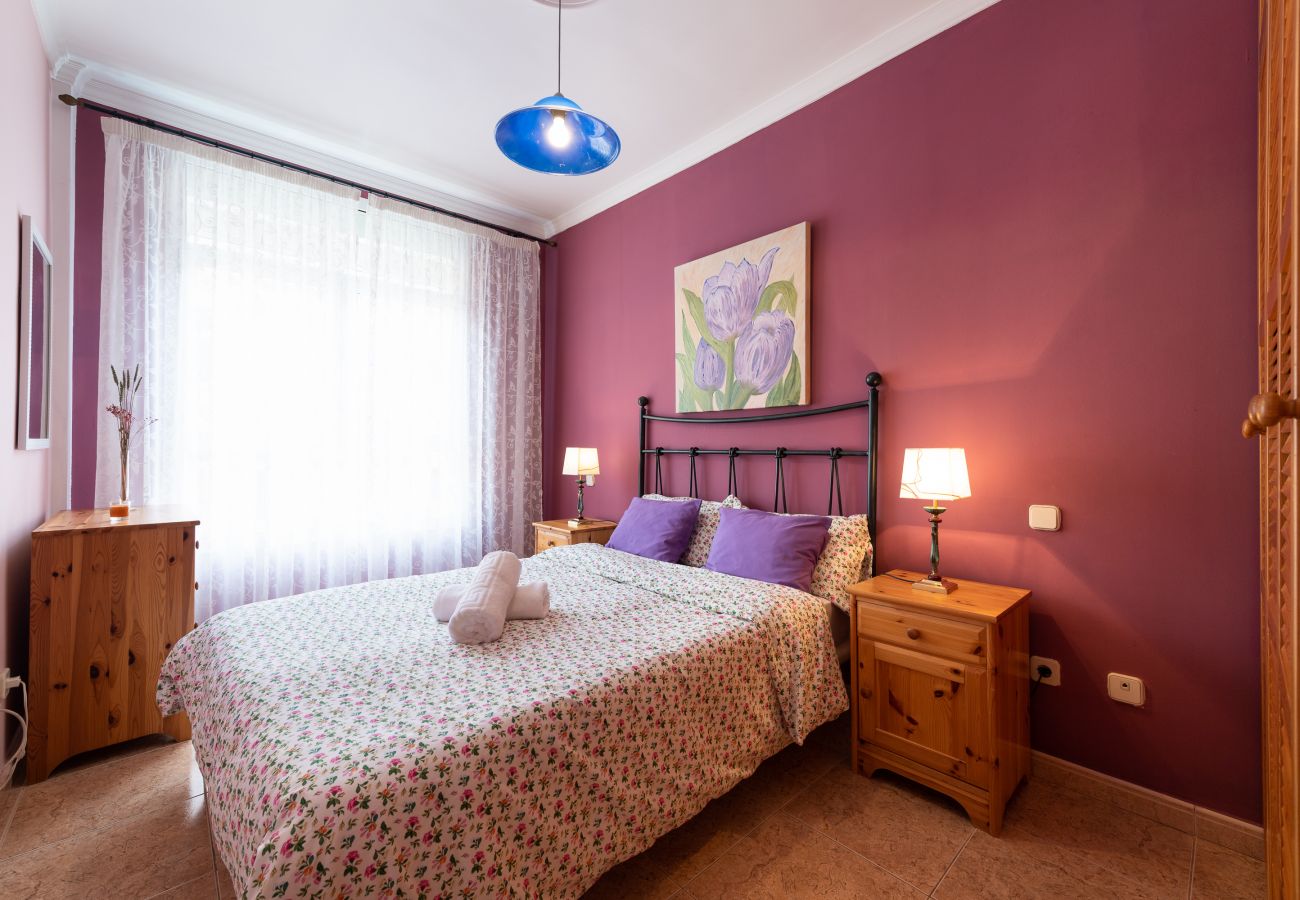 House in Las Palmas de Gran Canaria - Spacious 3BR 5 min Walk to Las Canteras + Parking 