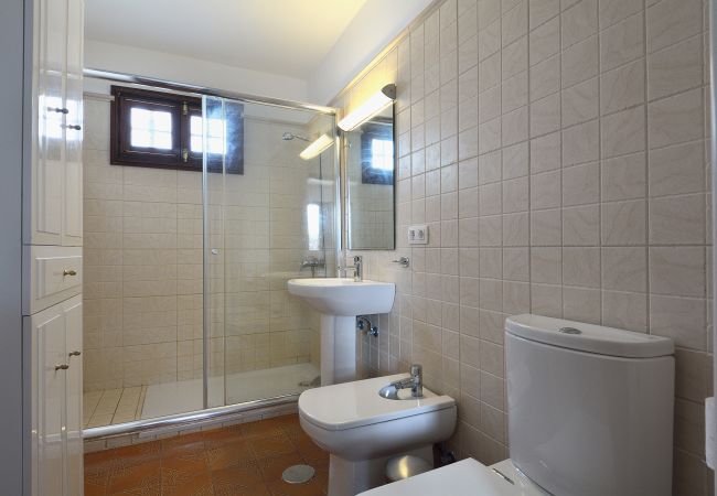 Villa in Puerto del Carmen - 3BR Beach House - Solarium & Shower Terrace Villa in Puerto del Carmen - 3BR Beach House - Solarium & Shower Terrace