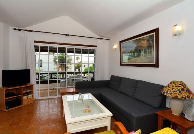 Villa in Puerto del Carmen - 3BR Beach House - Solarium & Shower Terrace Villa in Puerto del Carmen - 3BR Beach House - Solarium & Shower Terrace