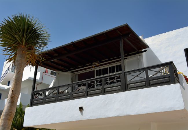 Villa in Puerto del Carmen - 3BR Beach House - Solarium & Shower Terrace Villa in Puerto del Carmen - 3BR Beach House - Solarium & Shower Terrace