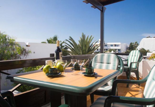 Villa/Dettached house in Puerto del Carmen - 2BR Beach House - Solarium & Shower Terrace - 12
