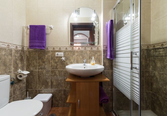 House in Vecindario - Private Solarium - 2BR House Near the Airport House in Vecindario - Private Solarium - 2BR House Near the Airport