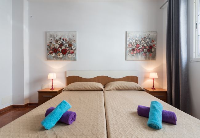 House in Vecindario - Private Solarium - 2BR House Near the Airport House in Vecindario - Private Solarium - 2BR House Near the Airport