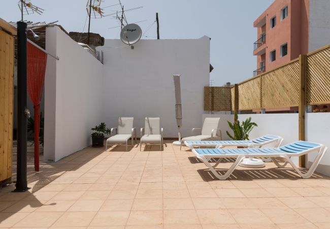 House in Vecindario - Private Solarium - 2BR House Near the Airport House in Vecindario - Private Solarium - 2BR House Near the Airport