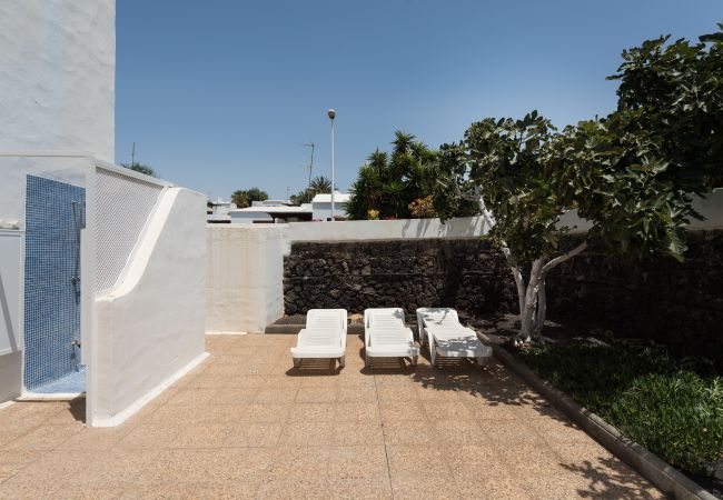 Villa in Puerto del Carmen - 2BR Beach House - Solarium & Shower Terrace - 13 Villa in Puerto del Carmen - 2BR Beach House - Solarium & Shower Terrace - 13