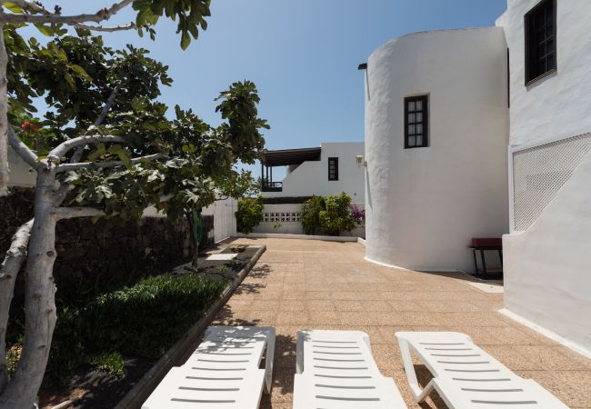 Villa in Puerto del Carmen - 2BR Beach House - Solarium & Shower Terrace - 13 Villa in Puerto del Carmen - 2BR Beach House - Solarium & Shower Terrace - 13