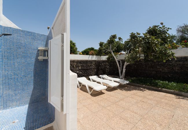 Villa in Puerto del Carmen - 2BR Beach House - Solarium & Shower Terrace - 13 Villa in Puerto del Carmen - 2BR Beach House - Solarium & Shower Terrace - 13