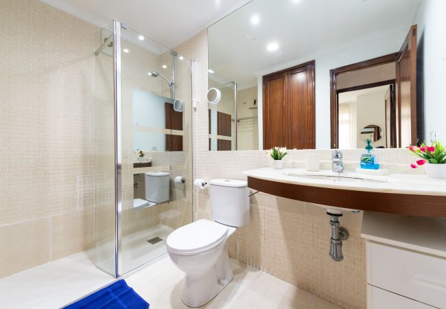 Apartment in Las Palmas de Gran Canaria - Centric 2BR Flat 5 min Walk to Las Canteras Beach Apartment in Las Palmas de Gran Canaria - Centric 2BR Flat 5 min Walk to Las Canteras Beach