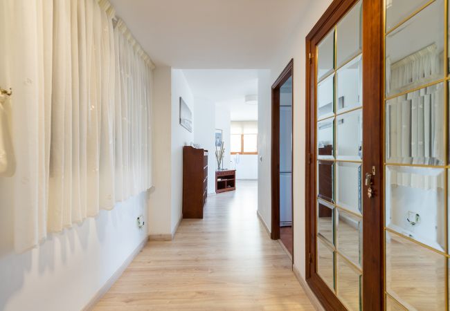 Apartment in Las Palmas de Gran Canaria - Centric 2BR Flat 5 min Walk to Las Canteras Beach Apartment in Las Palmas de Gran Canaria - Centric 2BR Flat 5 min Walk to Las Canteras Beach