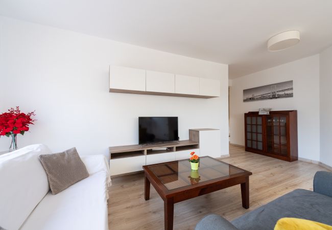 Apartment in Las Palmas de Gran Canaria - Centric 2BR Flat 5 min Walk to Las Canteras Beach Apartment in Las Palmas de Gran Canaria - Centric 2BR Flat 5 min Walk to Las Canteras Beach