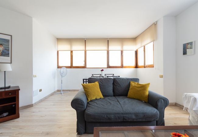 Apartment in Las Palmas de Gran Canaria - Centric 2BR Flat 5 min Walk to Las Canteras Beach Apartment in Las Palmas de Gran Canaria - Centric 2BR Flat 5 min Walk to Las Canteras Beach
