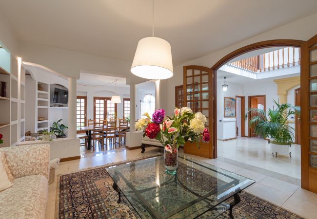 Villa in Gáldar - The Yellow House - Solarium - Climatized Pool Villa in Gáldar - The Yellow House - Solarium - Climatized Pool