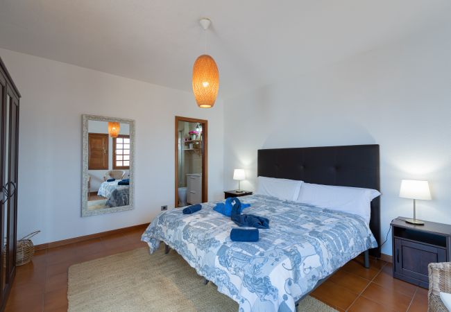 Villa in Gáldar - The Yellow House - Solarium - Climatized Pool Villa in Gáldar - The Yellow House - Solarium - Climatized Pool