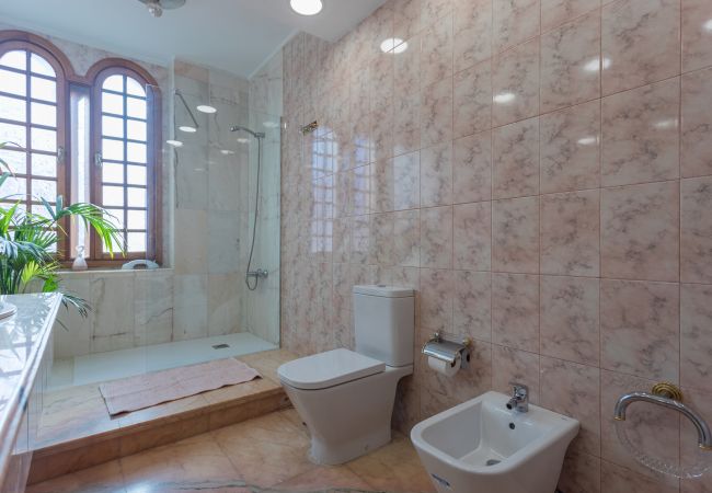 Villa in Gáldar - The Yellow House - Solarium - Climatized Pool Villa in Gáldar - The Yellow House - Solarium - Climatized Pool