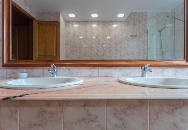 Villa in Gáldar - The Yellow House - Solarium - Climatized Pool Villa in Gáldar - The Yellow House - Solarium - Climatized Pool