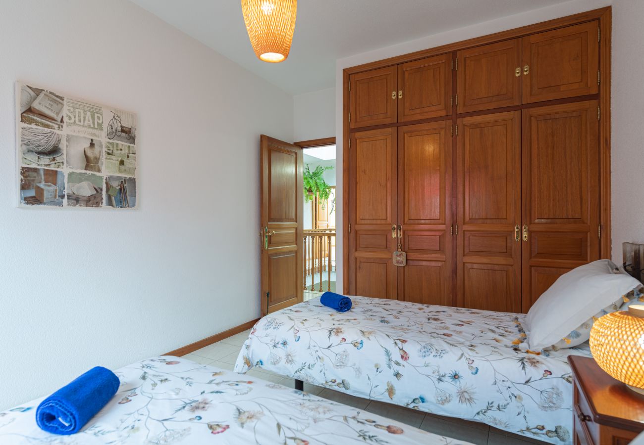 Villa in Gáldar - The Yellow House - Solarium - Climatized Pool Villa in Gáldar - The Yellow House - Solarium - Climatized Pool