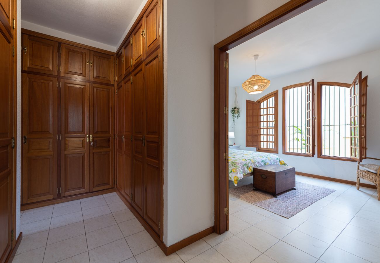 Villa in Gáldar - The Yellow House - Solarium - Climatized Pool Villa in Gáldar - The Yellow House - Solarium - Climatized Pool