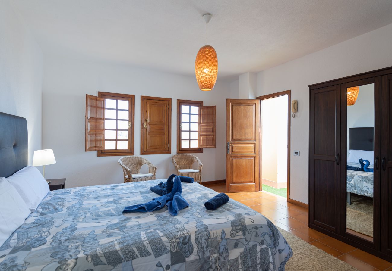 Villa in Gáldar - The Yellow House - Solarium - Climatized Pool Villa in Gáldar - The Yellow House - Solarium - Climatized Pool