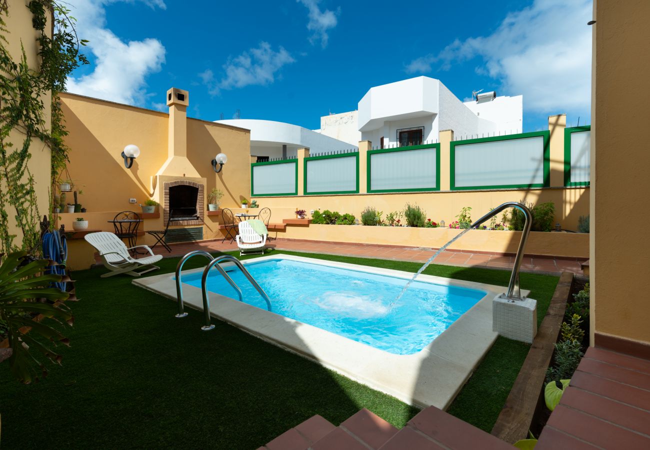 Villa in Gáldar - The Yellow House - Solarium - Climatized Pool Villa in Gáldar - The Yellow House - Solarium - Climatized Pool