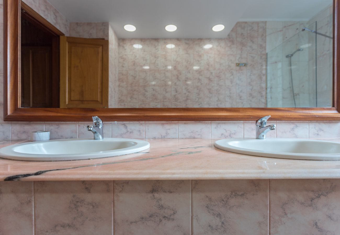 Villa in Gáldar - The Yellow House - Solarium - Climatized Pool Villa in Gáldar - The Yellow House - Solarium - Climatized Pool