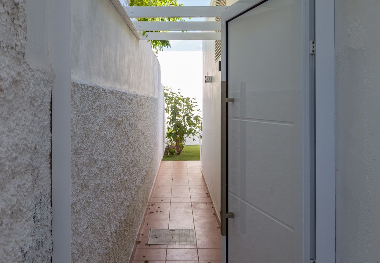 Bungalow in San Bartolomé de Tirajana - Luxury Bungalow - Private Terrace - Pool - AirCon Bungalow in San Bartolomé de Tirajana - Luxury Bungalow - Private Terrace - Pool - AirCon