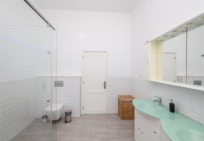 Cottage in San Bartolomé de Tirajana - 3BR Country Home - Private Pool & Terrace Cottage in San Bartolomé de Tirajana - 3BR Country Home - Private Pool & Terrace