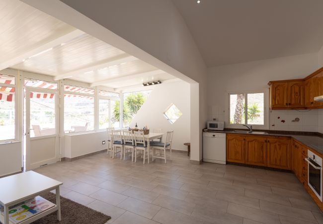 Cottage in San Bartolomé de Tirajana - 3BR Country Home - Private Pool & Terrace Cottage in San Bartolomé de Tirajana - 3BR Country Home - Private Pool & Terrace