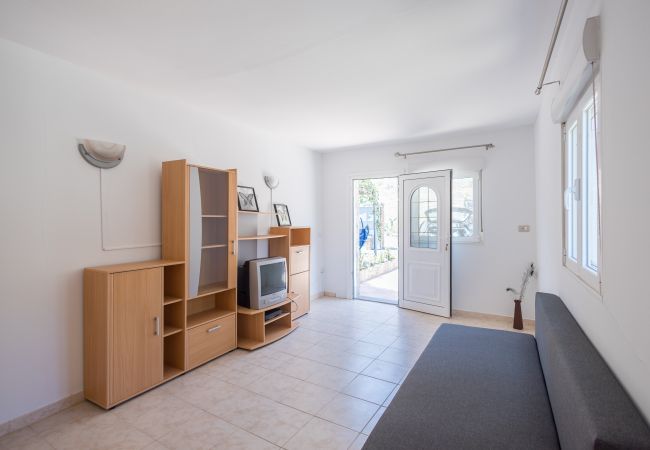 Cottage in San Bartolomé de Tirajana - 3BR Country Home - Private Pool & Terrace Cottage in San Bartolomé de Tirajana - 3BR Country Home - Private Pool & Terrace